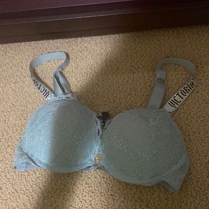 Victoria’s Secret Reinstone Bra 32A